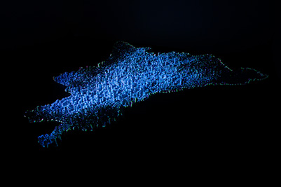 Scène artistique de la ville de Saint-Denis avec des données lumineuses représentant la densité de population et la pollution lumineuse sur fond architectural